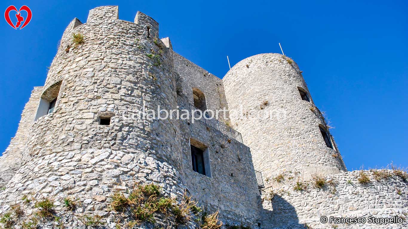 Castello Normanno-Svevo di Morano Calabro (CS) Castello Normanno-Svevo di Morano Calabro (CS)
