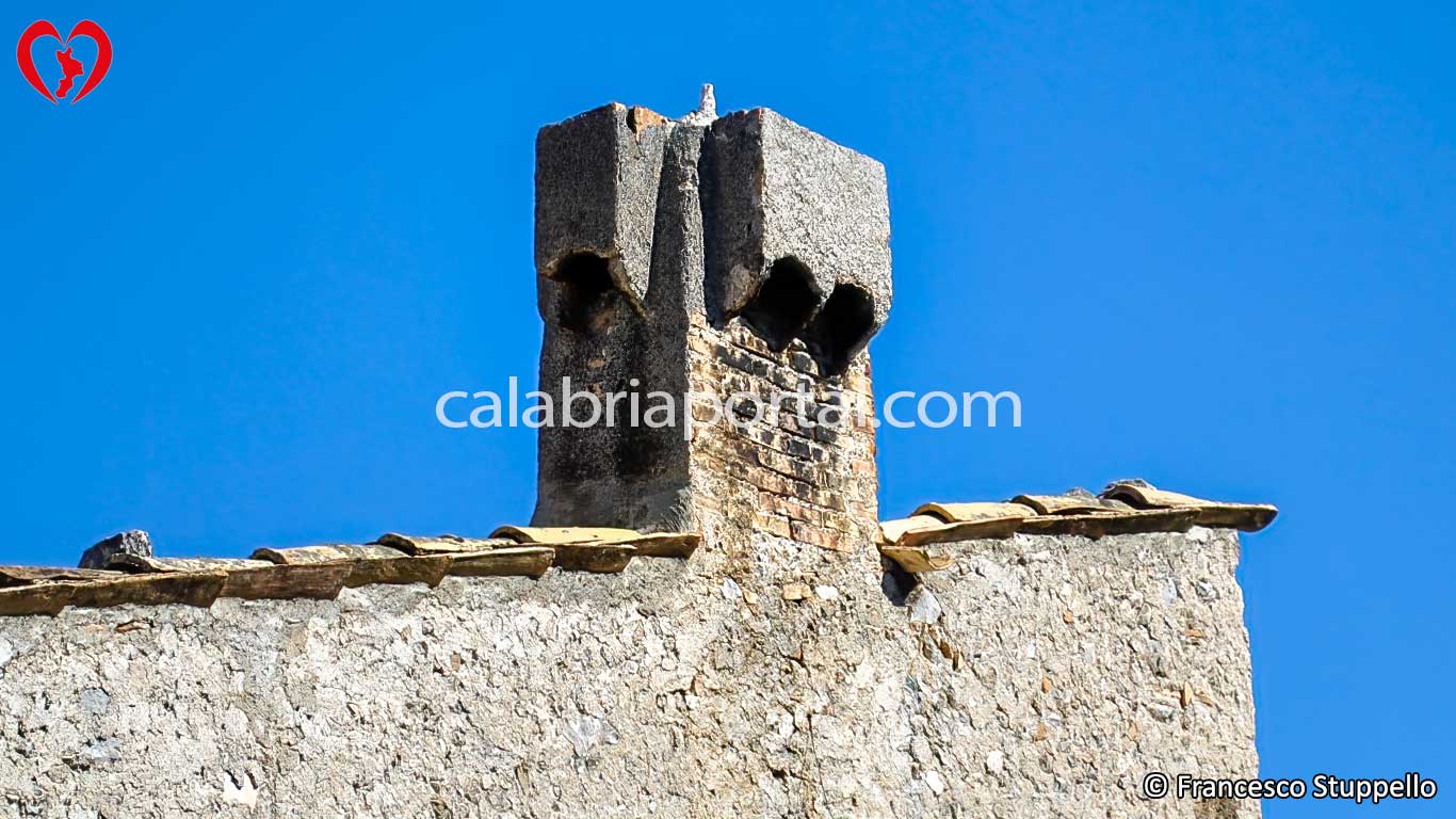 Comignolo Caratteristico di Morano Calabro (CS) Comignolo Caratteristico di Morano Calabro (CS)