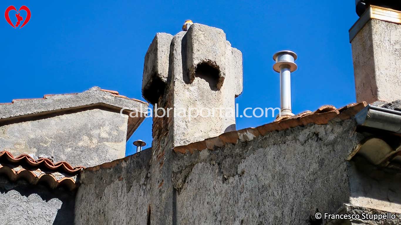 Comignolo Caratteristico di Morano Calabro (CS) Comignolo Caratteristico di Morano Calabro (CS)