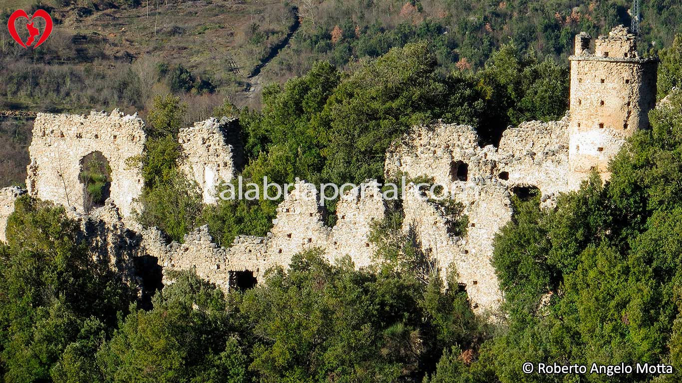 Monastero di Colloreto a Morano Calabro (CS) Monastero di Colloreto a Morano Calabro (CS)