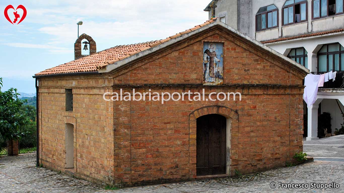 Chiesa di Sant'Antonio Abate a Mottafollone (CS) Chiesa di Sant'Antonio Abate a Mottafollone (CS)