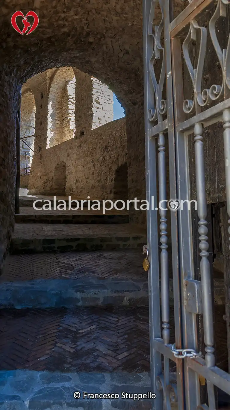 Bastione del Castello di Oriolo (CS) Bastione del Castello di Oriolo (CS)