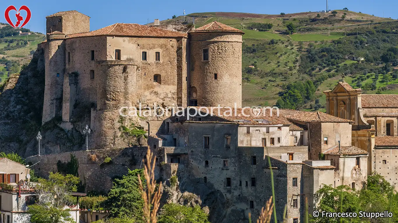 Castello di Oriolo (CS) Castello di Oriolo (CS)