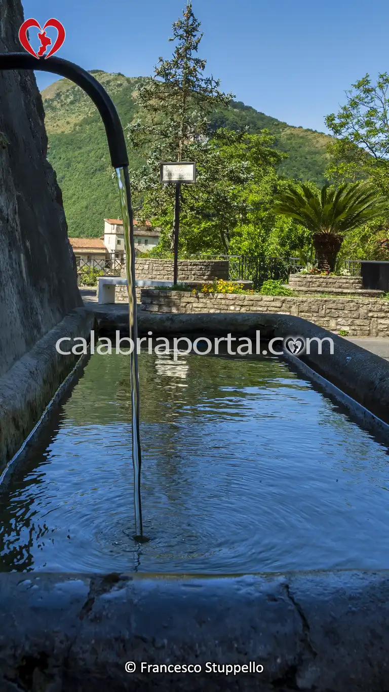 Scorcio della Fontana a Orsomarso Scorcio della Fontana a Orsomarso