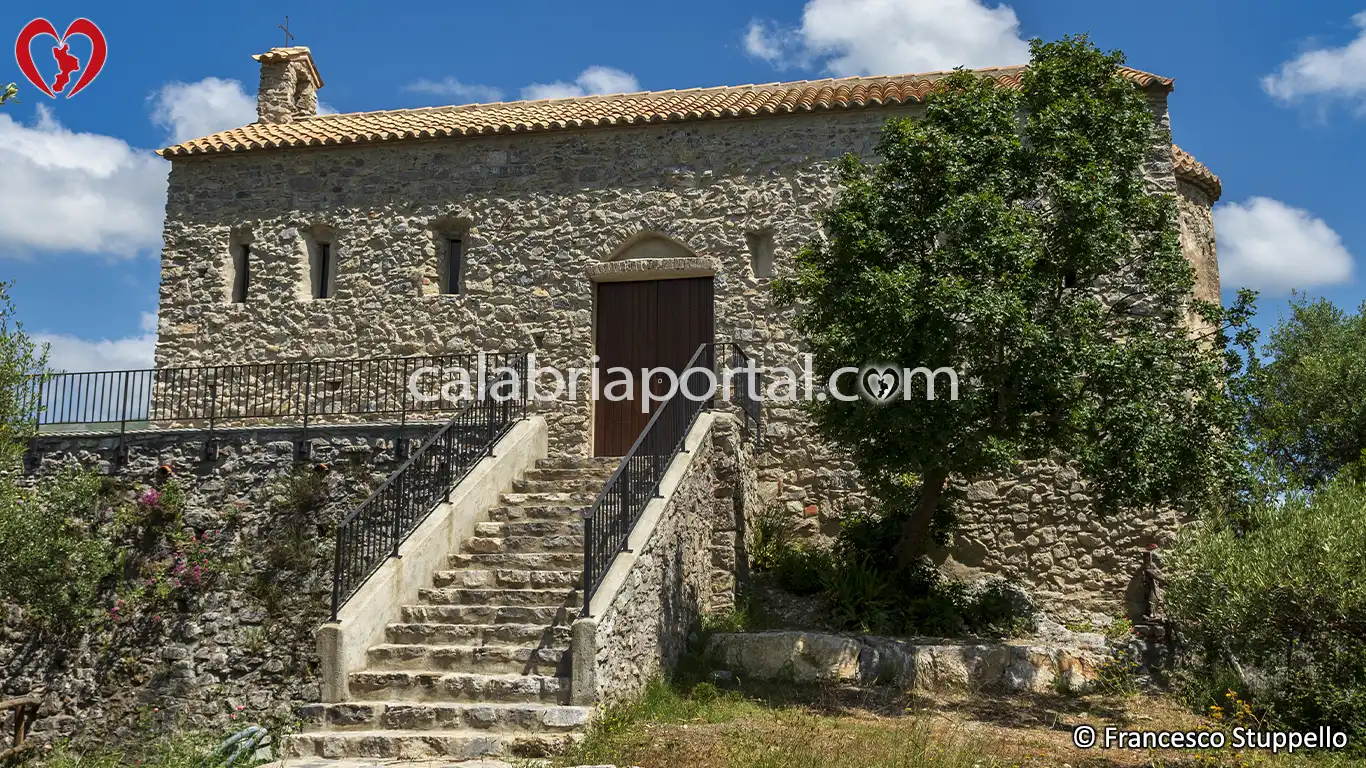 Chiesa di Santa Maria di Mercuri a Orsomarso (CS) Chiesa di Santa Maria di Mercuri a Orsomarso (CS)