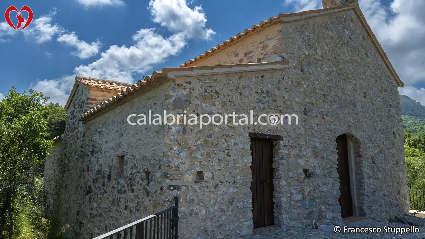 Chiesa di Santa Maria di Mercuri a Orsomarso (CS) Chiesa di Santa Maria di Mercuri a Orsomarso (CS)
