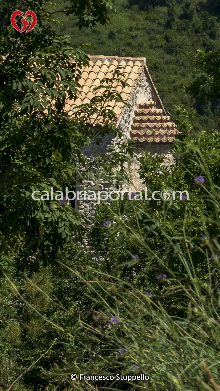 Cupola dell'Abside della Chiesa di Santa Maria di Mercuri a Orsomarso (CS) Cupola dell'Abside della Chiesa di Santa Maria di Mercuri a Orsomarso (CS)