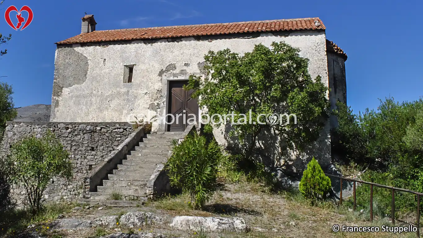 Chiesa di Santa Maria di Mercuri a Orsomarso (CS) prima dell'ultimo restauro Chiesa di Santa Maria di Mercuri a Orsomarso (CS) prima dell'ultimo restauro