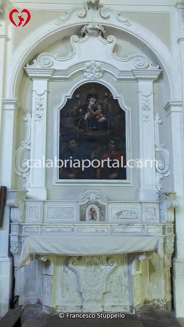 Cappella Laterale della Chiesa del SS. Salvatore a Orsomarso (CS) Cappella Laterale della Chiesa del SS. Salvatore a Orsomarso (CS)