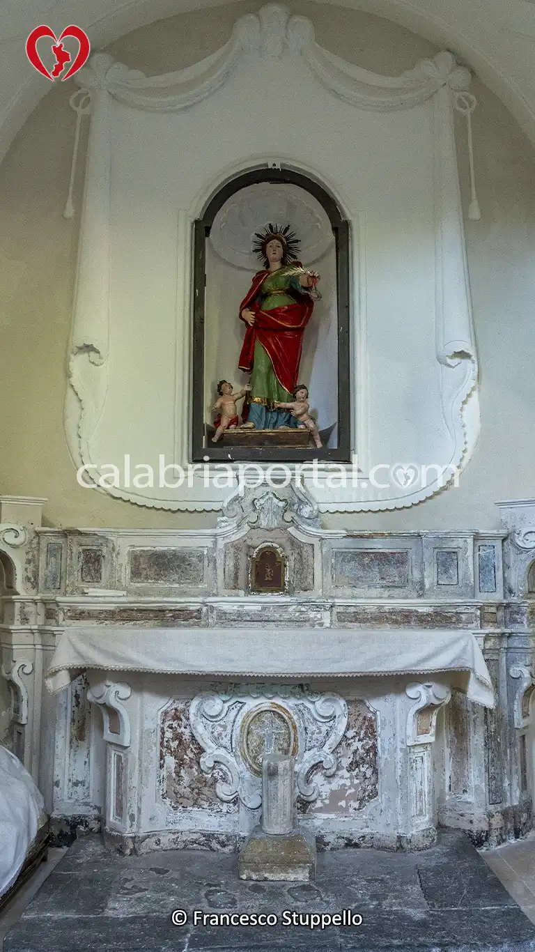 Cappella Laterale della Chiesa del SS. Salvatore a Orsomarso (CS) Cappella Laterale della Chiesa del SS. Salvatore a Orsomarso (CS)