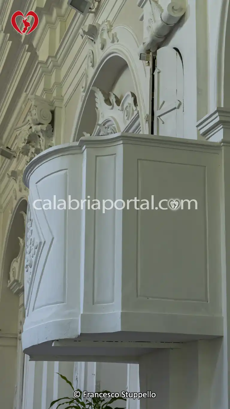 Pulpito della Chiesa del SS. Salvatore a Orsomarso (CS) Pulpito della Chiesa del SS. Salvatore a Orsomarso (CS)