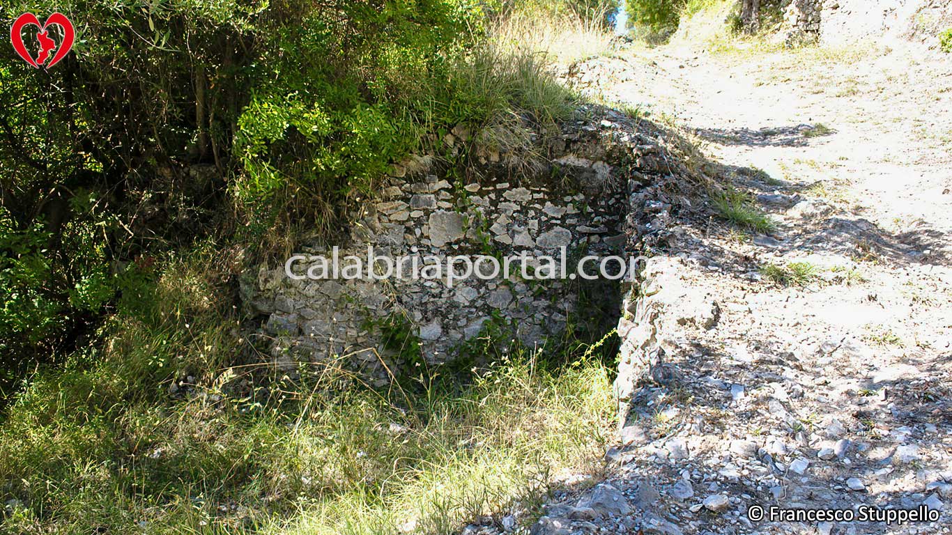 Ruderi dell'Antico Borgo di Mercuri a Orsomarso (CS)