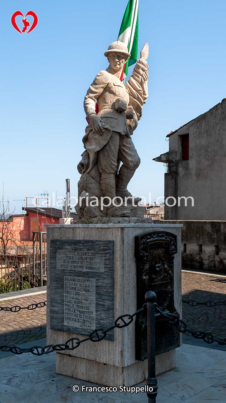 Monumento ai Caduti per la Patria di Paludi (CS)