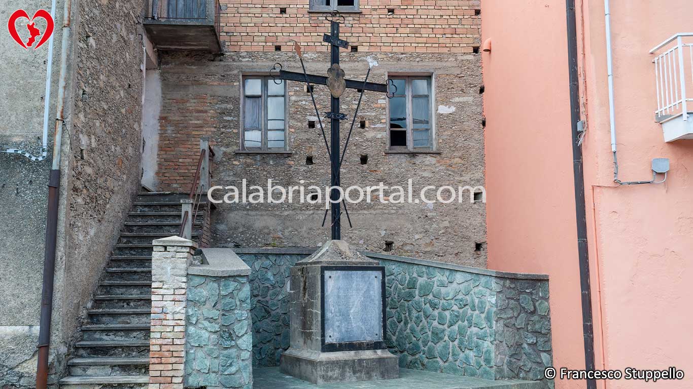 Monumento ai Caduti per la Patria "1915-18" di Panettieri (CS)