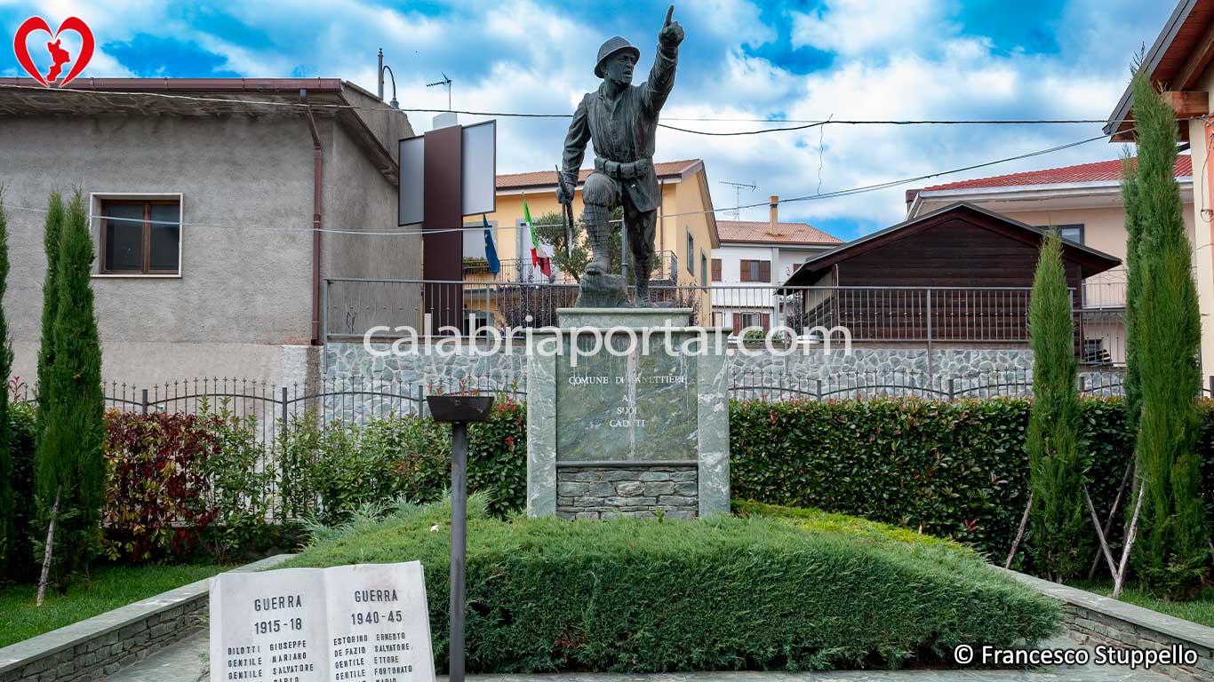 Monumento ai Caduti per la Patria di Panettieri (CS)