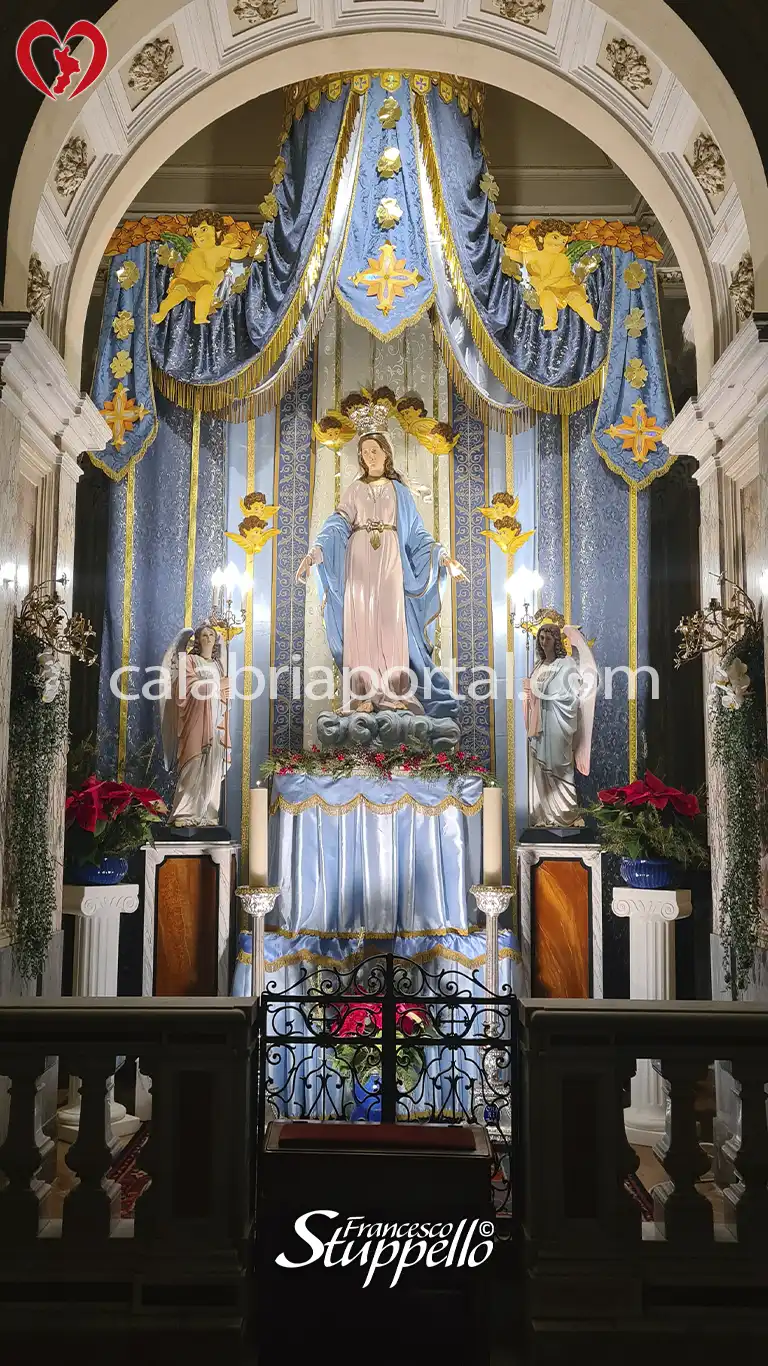 Cappella Laterale della Basilica di Santa Maria degli Angeli a Paola Cappella Laterale della Basilica di Santa Maria degli Angeli a Paola