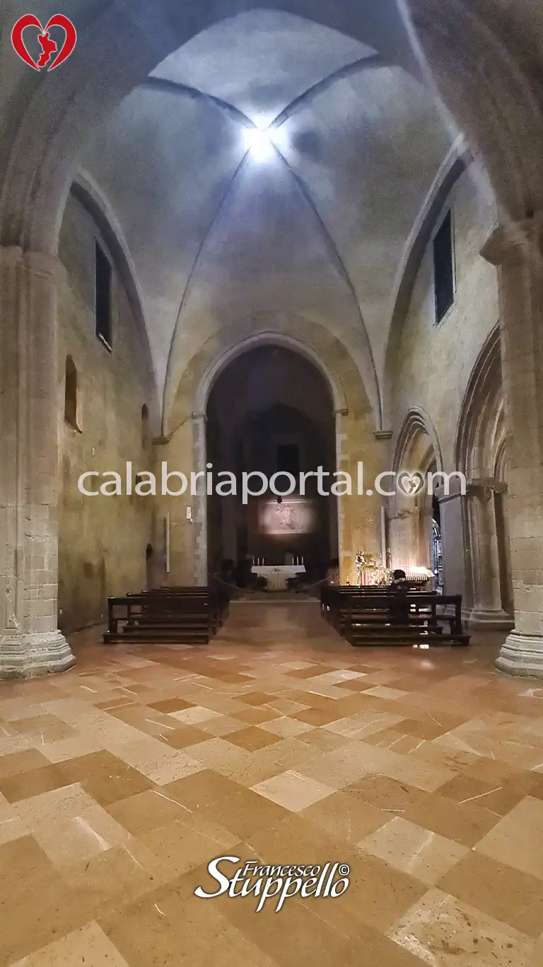 Navata della Chiesa di Santa Maria degli Angeli a Paola Navata della Chiesa di Santa Maria degli Angeli a Paola