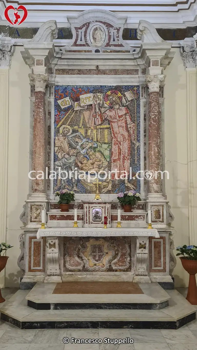 Altare della Casa Natale di San Francesco da Paola
