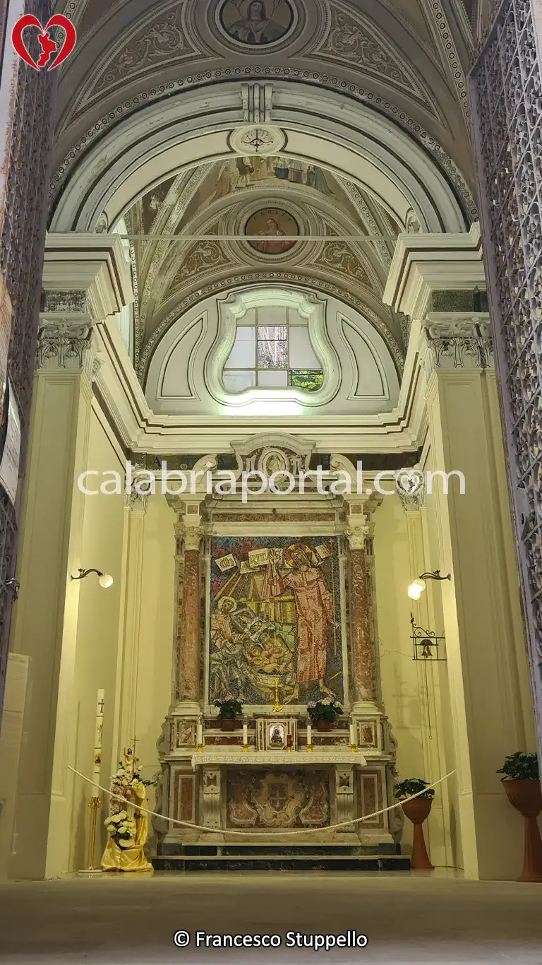Interno della Casa Natale di San Francesco da Paola Interno della Casa Natale di San Francesco da Paola