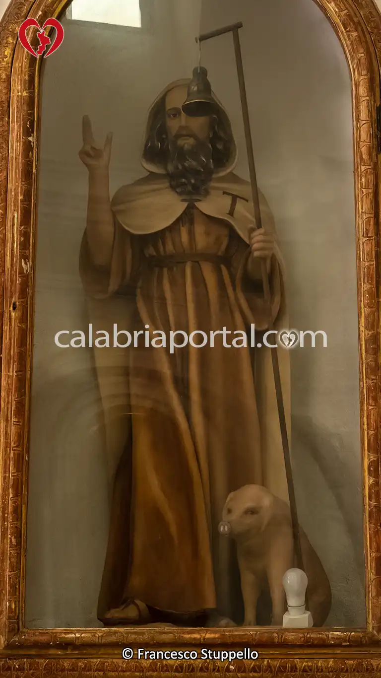 Statua di Sant'Antonio Abate della Chiesa della Madonna del Carmine a Paola (CS)