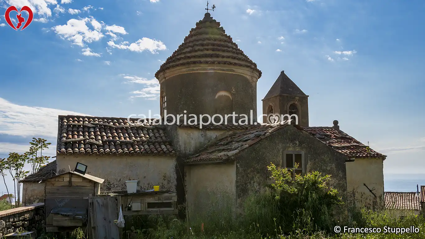 Chiesa di San Michele Arcangelo a Paola (CS) Chiesa di San Michele Arcangelo a Paola (CS)