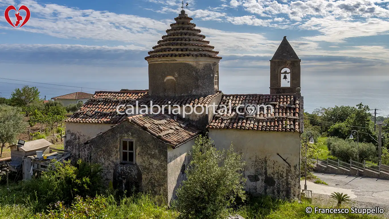 Chiesa di San Michele Arcangelo a Paola (CS) Chiesa di San Michele Arcangelo a Paola (CS)
