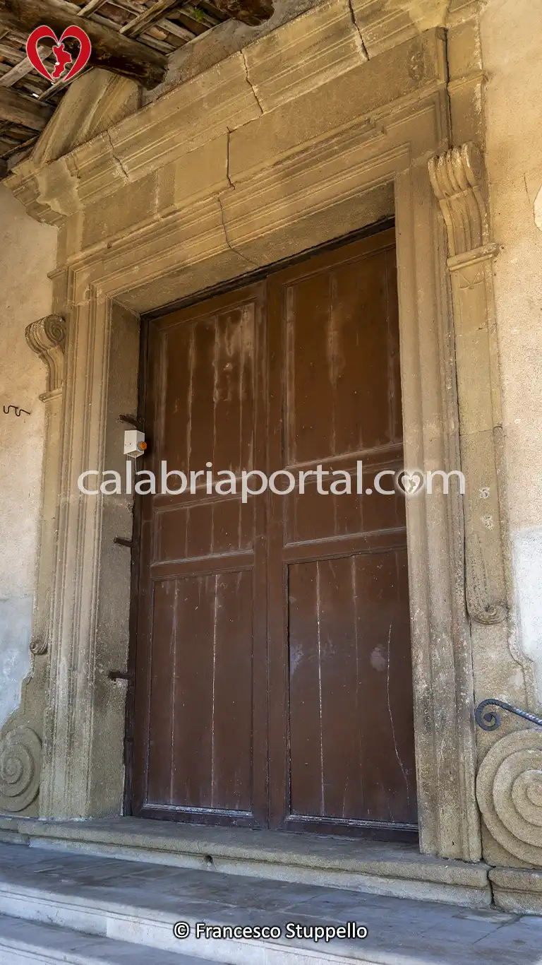Portale del Duomo di Paola (CS)