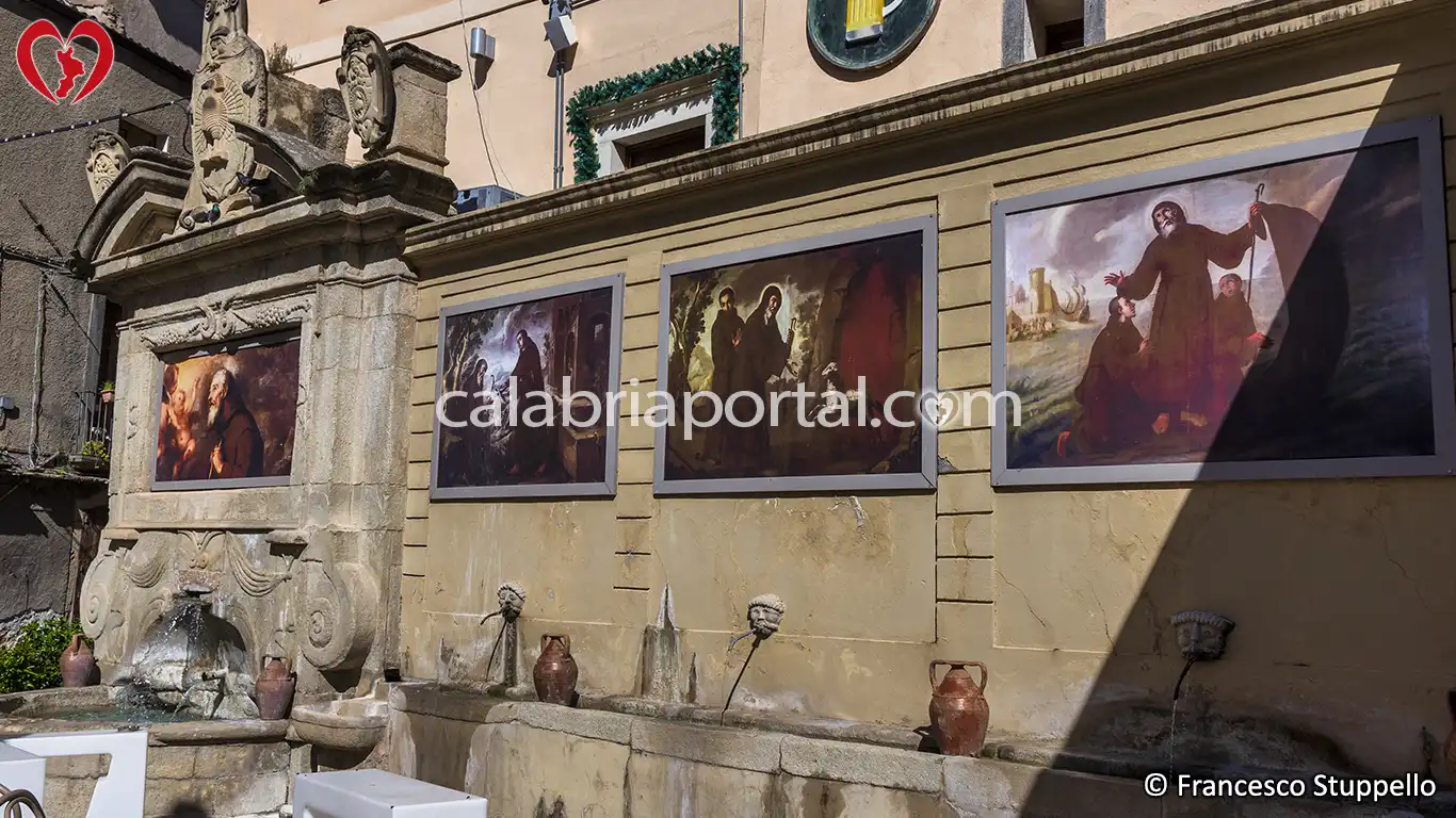 Il Braccio di Sinistra della Fontana dei Sette Canali a Paola (CS) Il Braccio di Sinistra della Fontana dei Sette Canali a Paola (CS)
