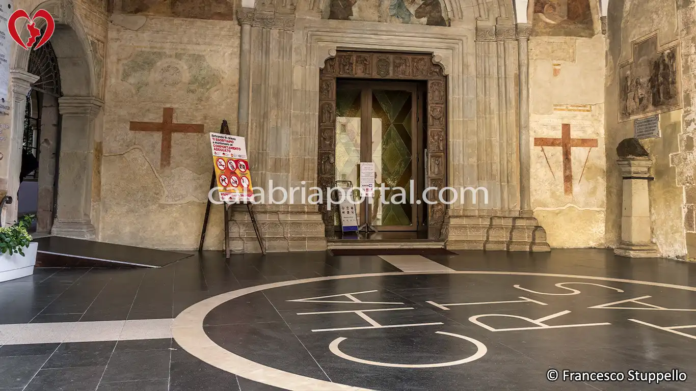 Ingresso del Santuario di Paola (CS)