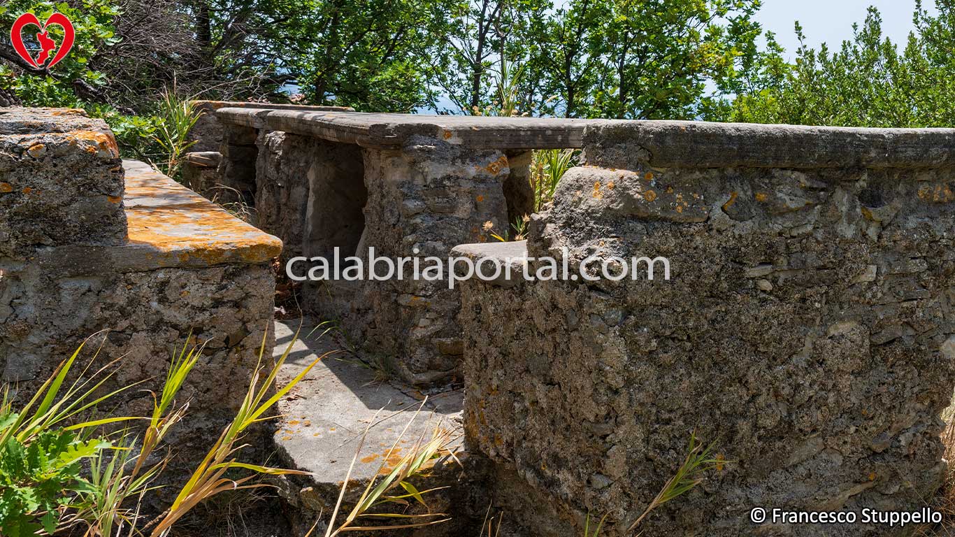 Tavolo in Muratura di Gaudimare a Paola (CS)