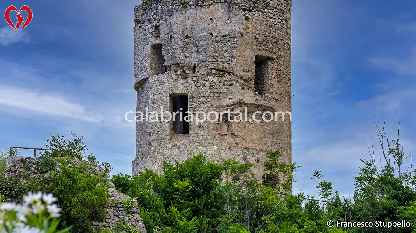 Torre del Castello a Paola (CS)