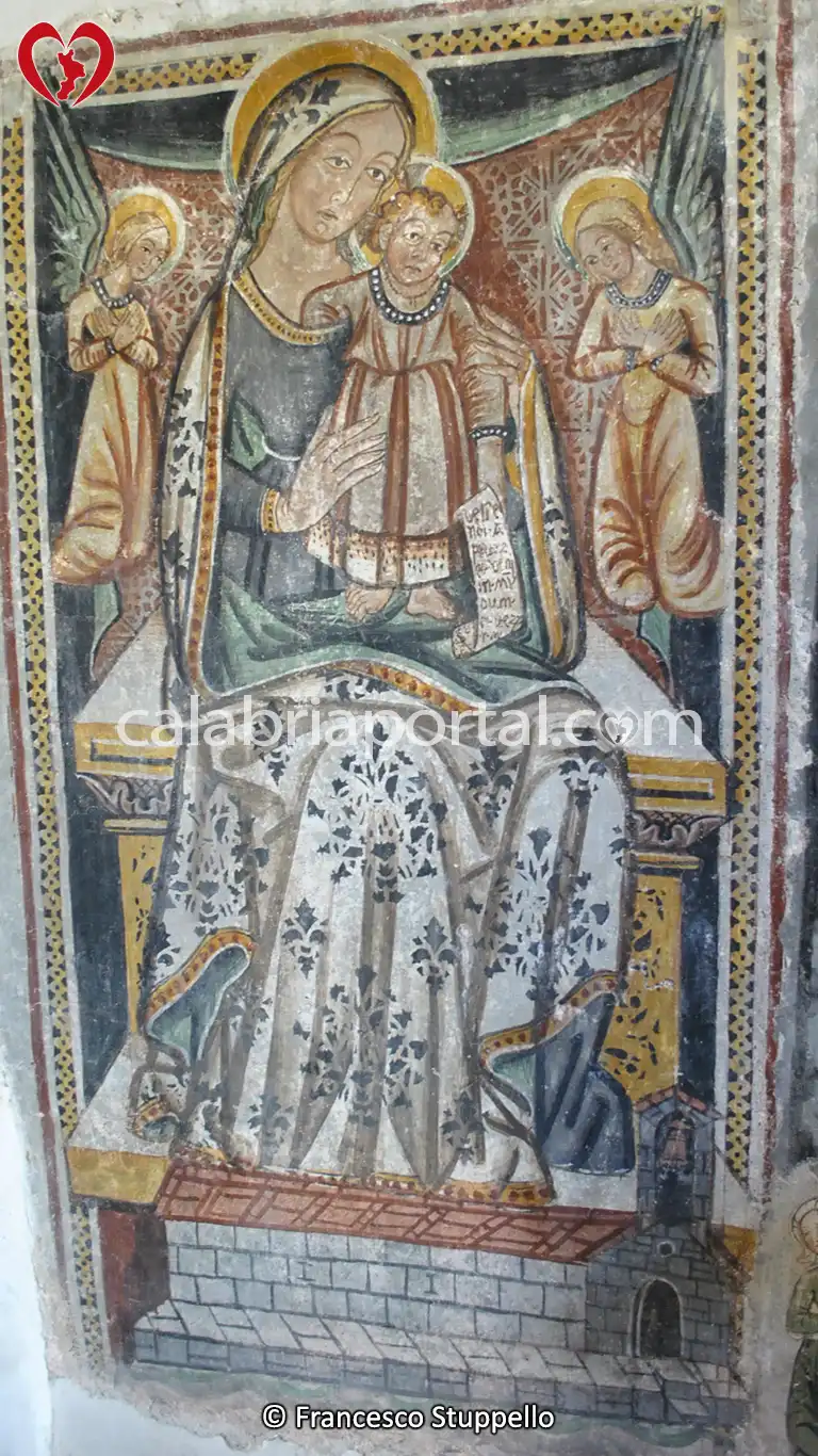 Affresco di Santa Maria di Costantinopoli della Cappella di Santa Sofia a Papasidero Affresco di Santa Maria di Costantinopoli della Cappella di Santa Sofia a Papasidero