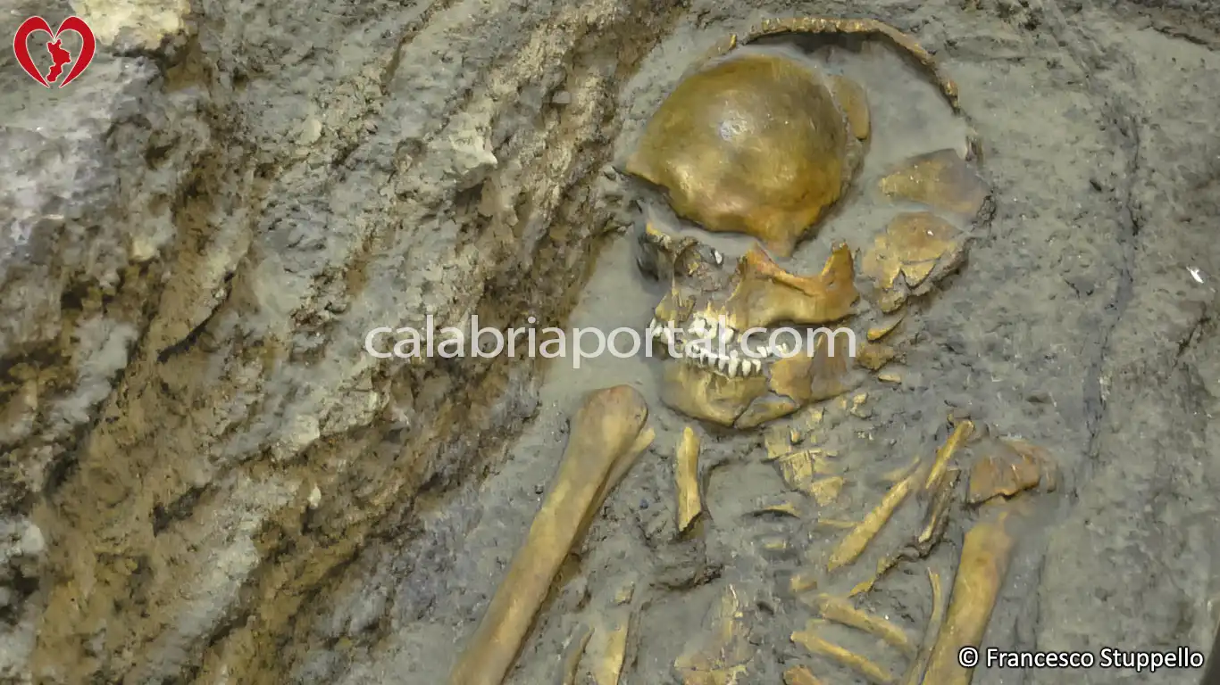 Sepoltura della Grotta del Romito a Papasidero (CS)
