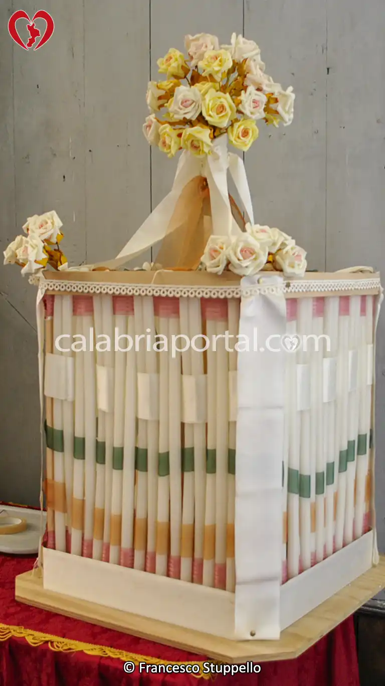 Cinta Votiva Realizzata in Occasione della Festa del Santuario di Papasidero Cinta Votiva Realizzata in Occasione della Festa del Santuario di Papasidero