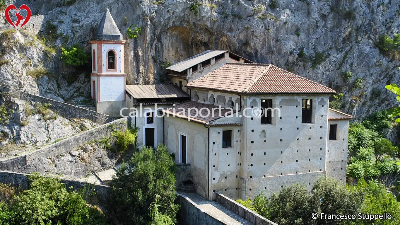 Santuario di Santa Maria di Costantinopoli a Papasidero Santuario di Santa Maria di Costantinopoli a Papasidero