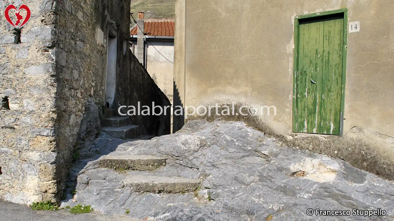 Scorcio del Borgo di Papasidero Scorcio del Borgo di Papasidero