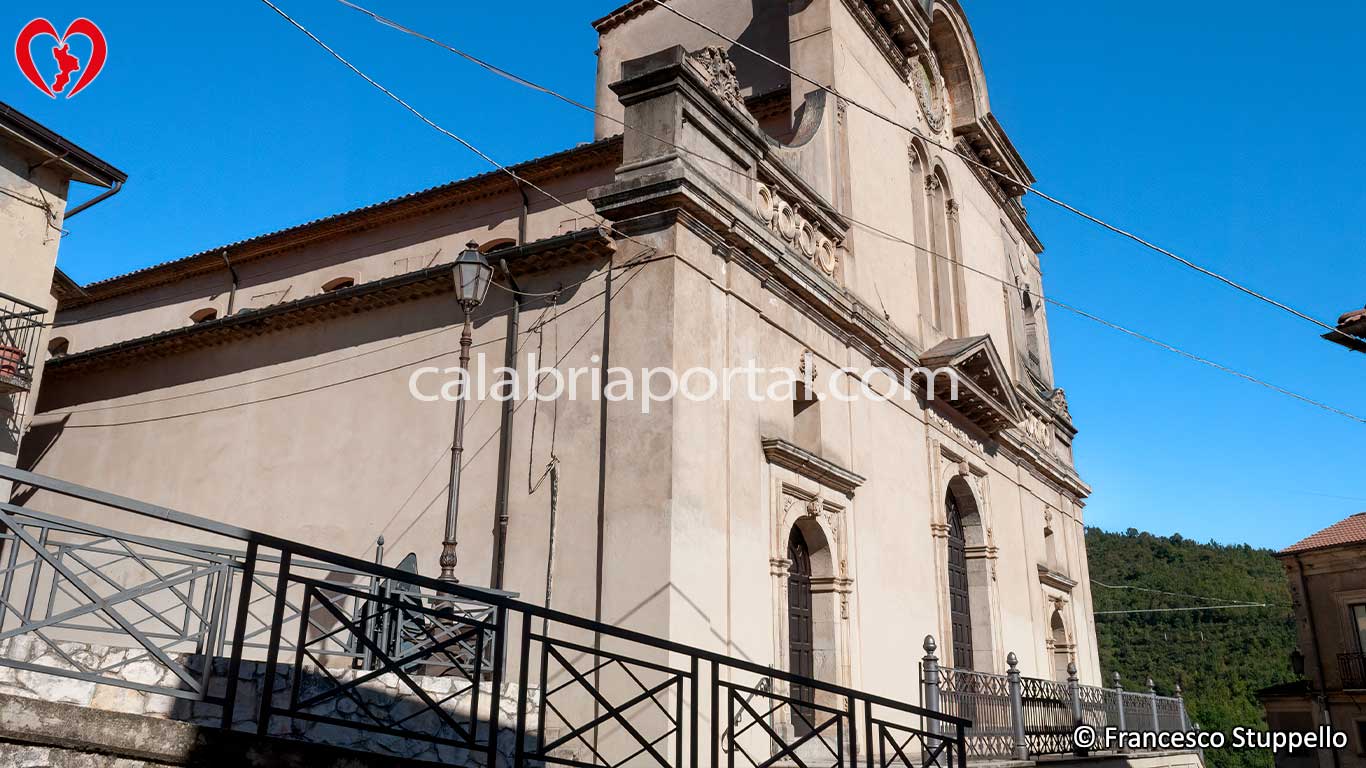 Chiesa della Madonna del Carmine a Parenti (CS) Chiesa della Madonna del Carmine a Parenti (CS)