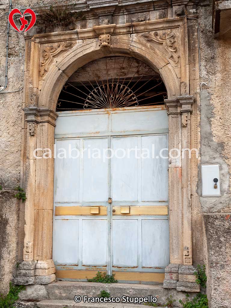 Portale Lapideo di Pedivigliano (CS)