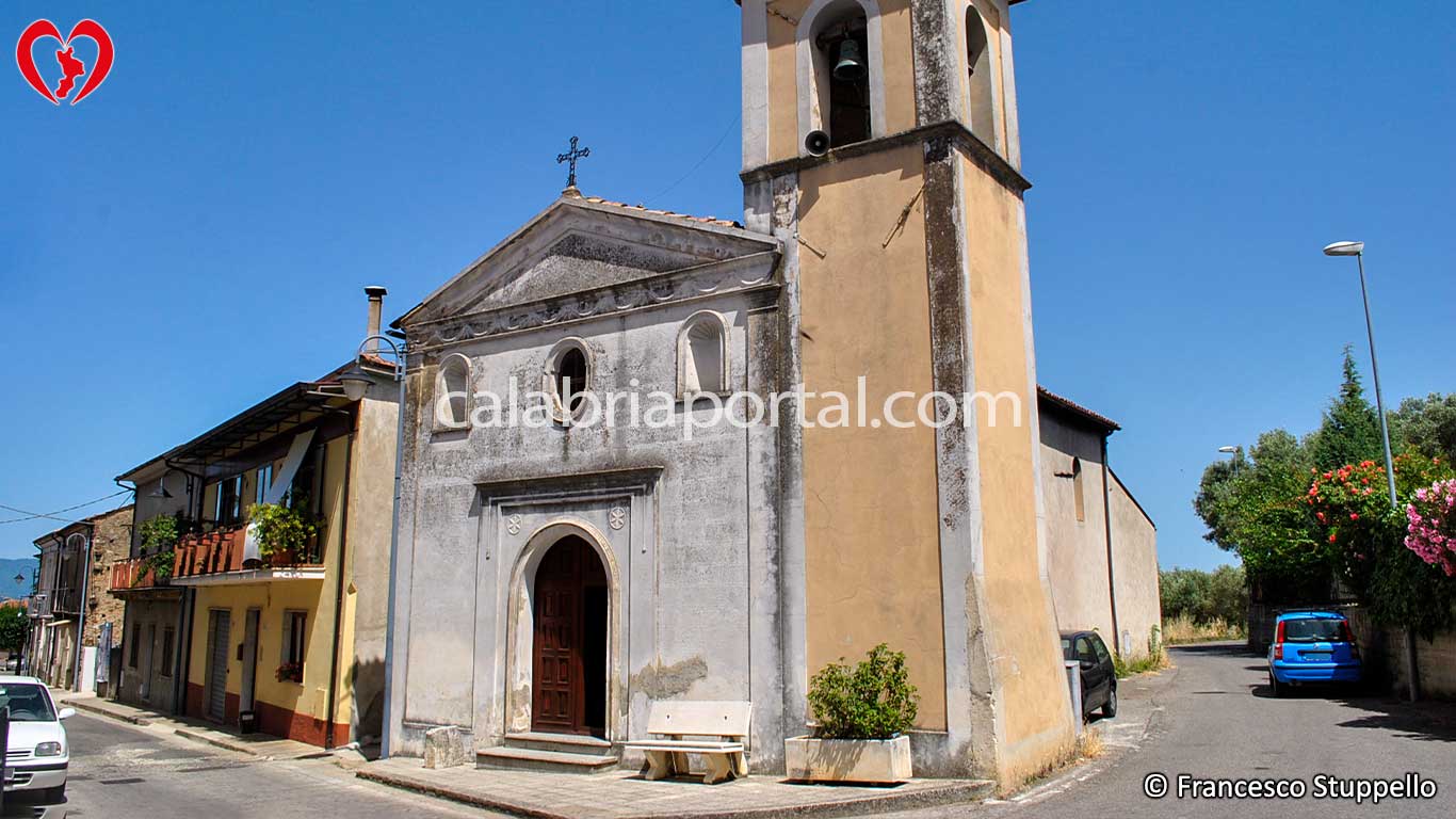 Chiesa della Madonna del Carmelo a Piane Crati (CS) Chiesa della Madonna del Carmelo a Piane Crati (CS)
