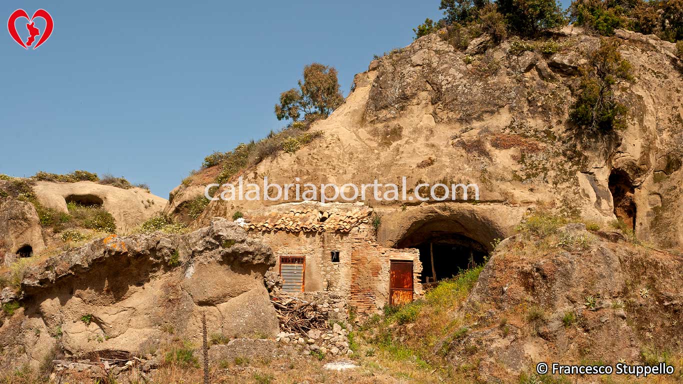 Grotte Basiliane a Pietrapaola (CS)