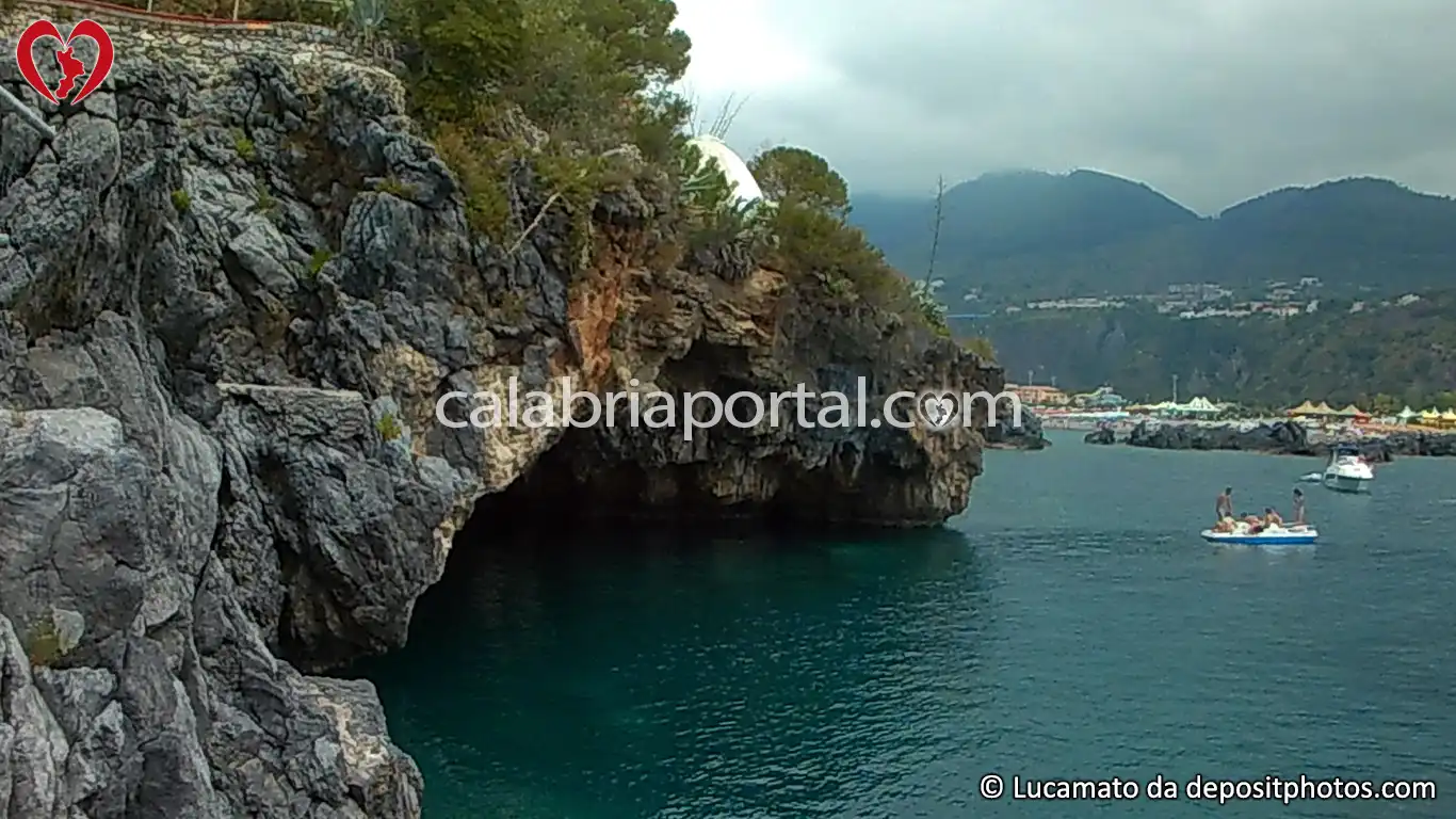 praia a mare isola dino