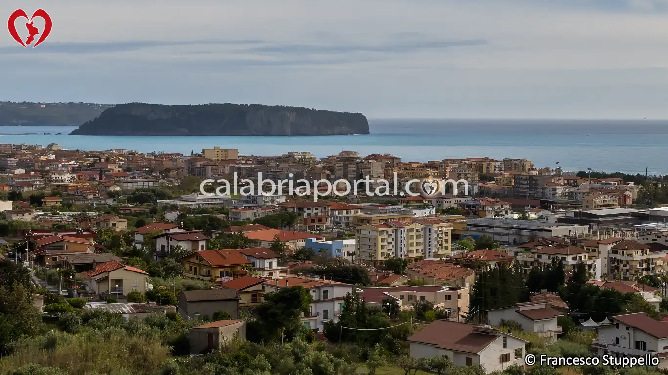 Veduta Panoramica dell'Isola di Dino e Praia a Mare Veduta Panoramica dell'Isola di Dino e Praia a Mare