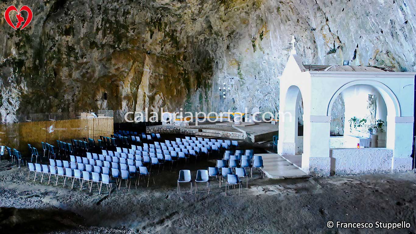 Santuario della Madonna della Grotta a Praia a Mare (CS)