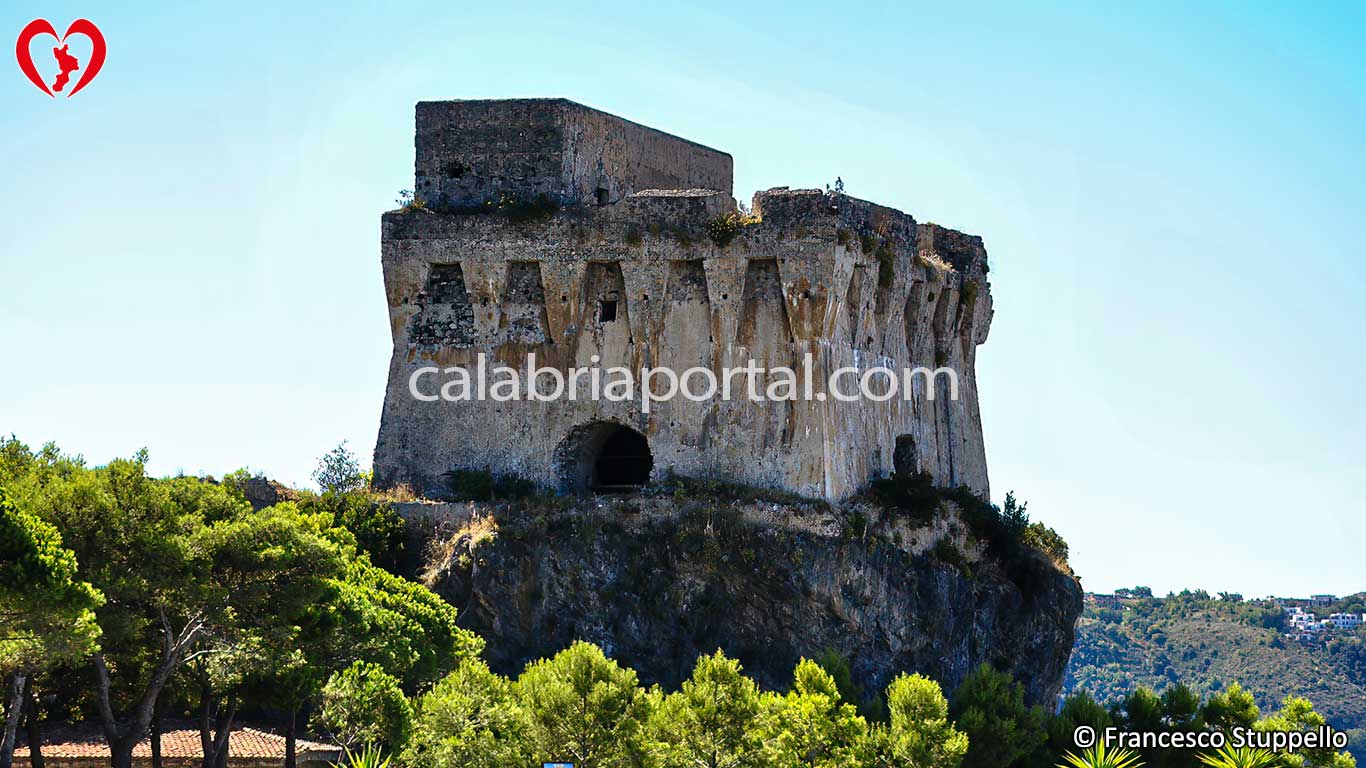 Torre di Fiuzzi a Praia a Mare (CS)