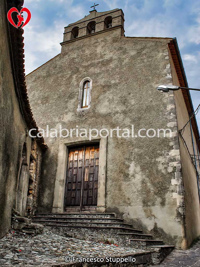 Chiesa di San Giovanni Battista a Regina (CS) Chiesa di San Giovanni Battista a Regina (CS)