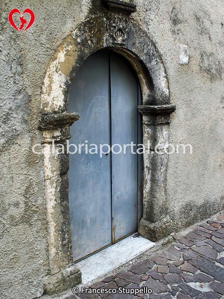 Portale Litico di Regina (CS) Portale Litico di Regina (CS)