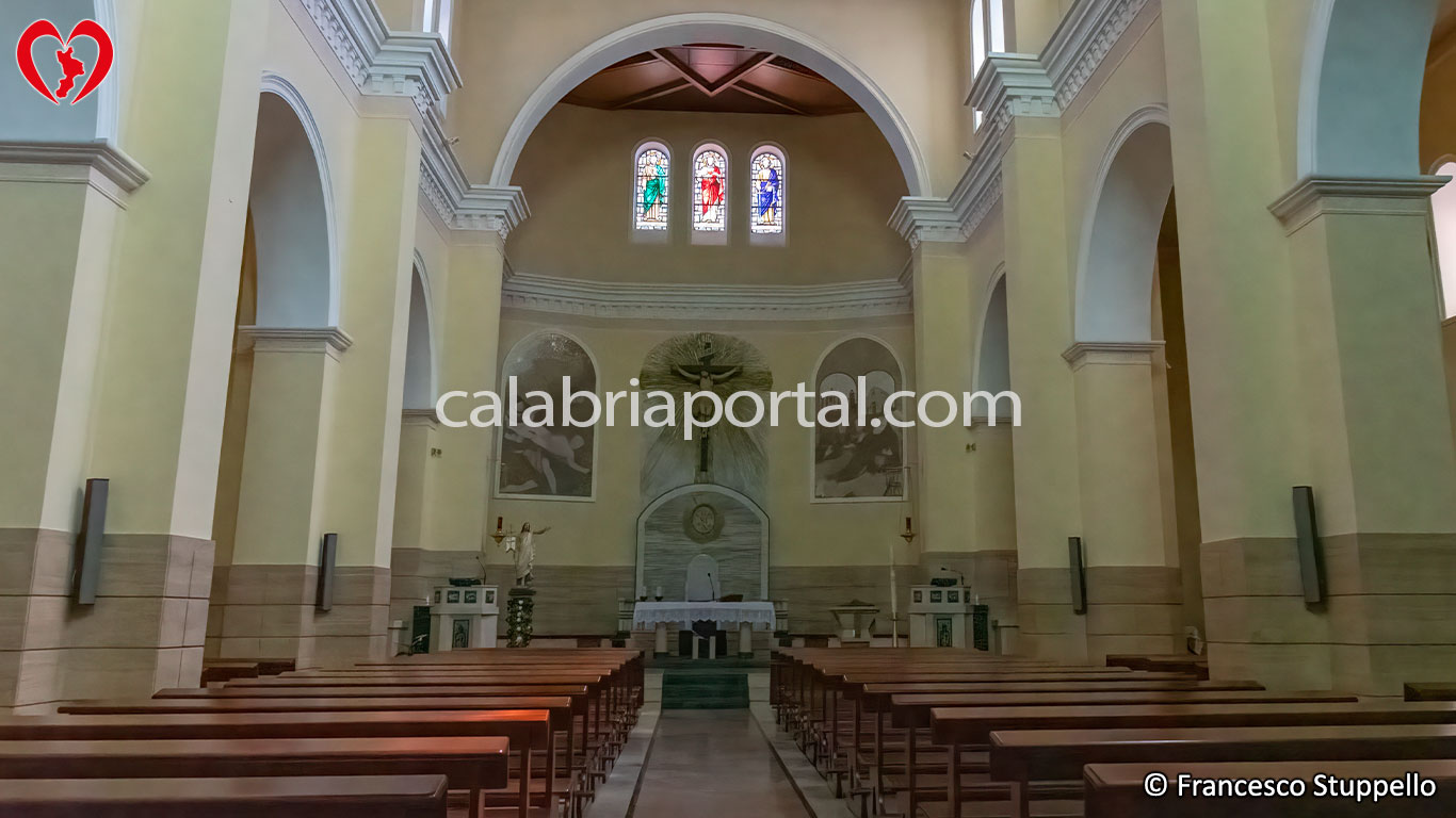 Chiesa di San Pietro Apostolo a Roggiano Gravina (CS) Chiesa di San Pietro Apostolo a Roggiano Gravina (CS)