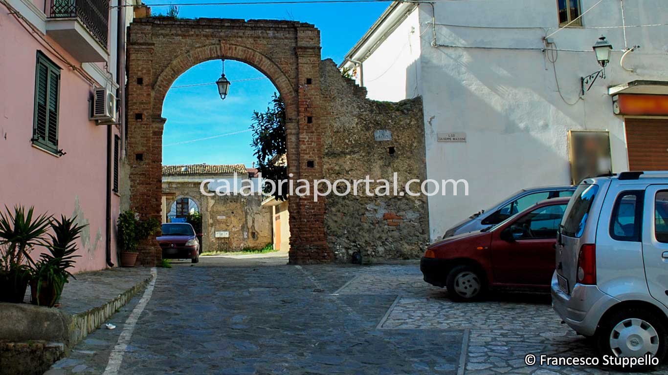 Scorcio di Roggiano Gravina (CS) Scorcio di Roggiano Gravina (CS)
