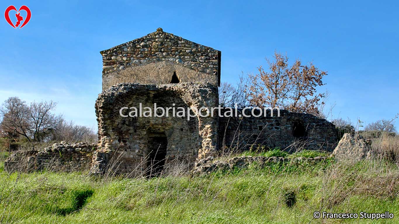 Villa Termale Romana a Roggiano Gravina (CS) Villa Termale Romana a Roggiano Gravina (CS)