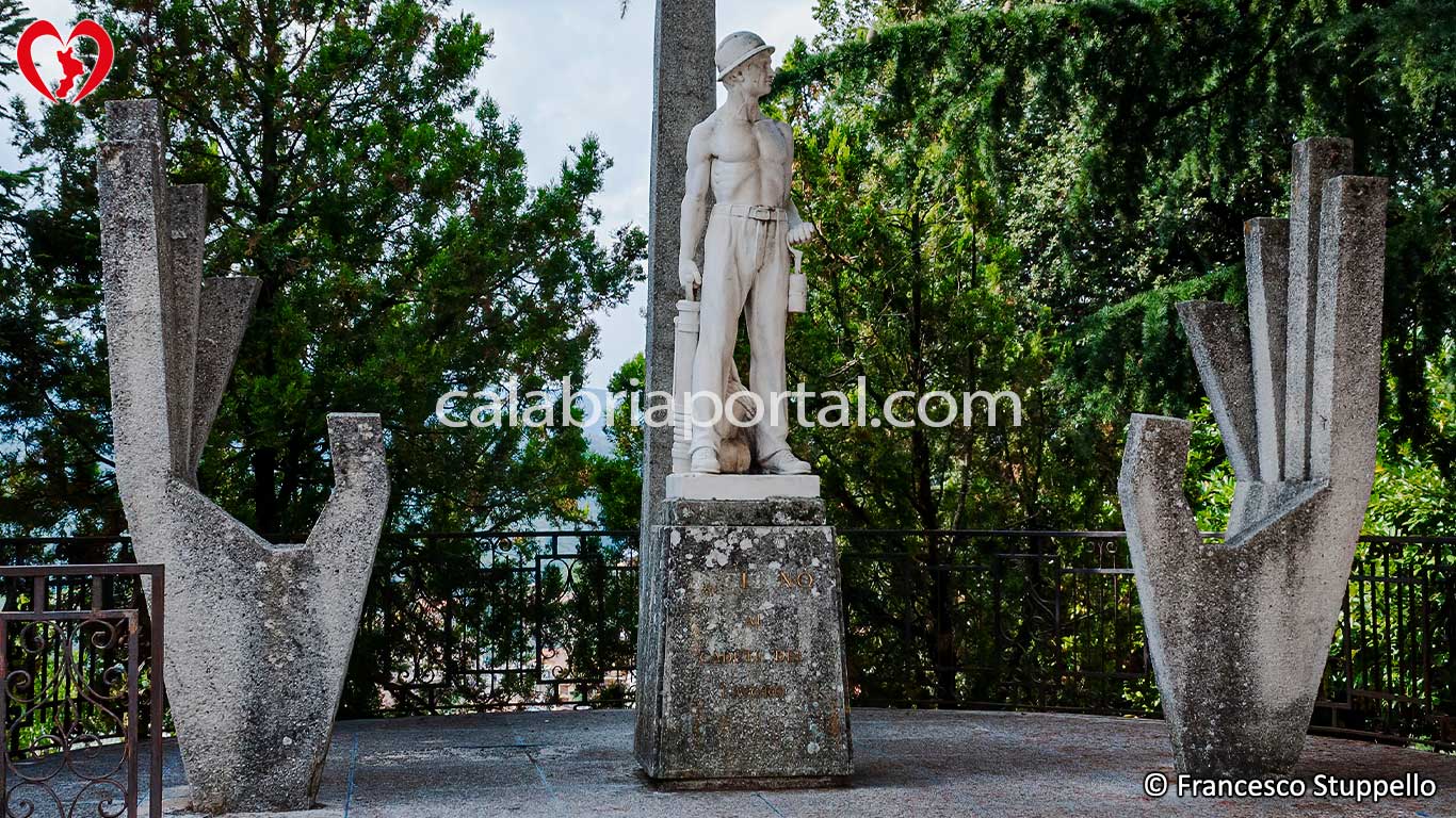 Monumento ai Caduti sul Lavoro a Rogliano (CS)